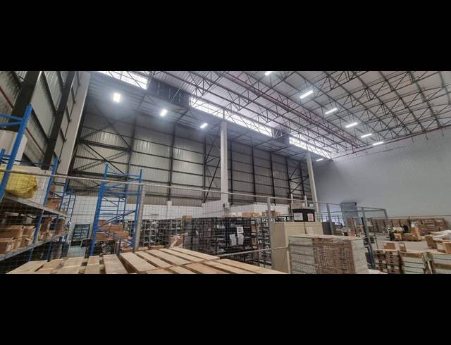 3,213M² WAREHOUSE TO LET IN AIRPORT INDUSTRIA
